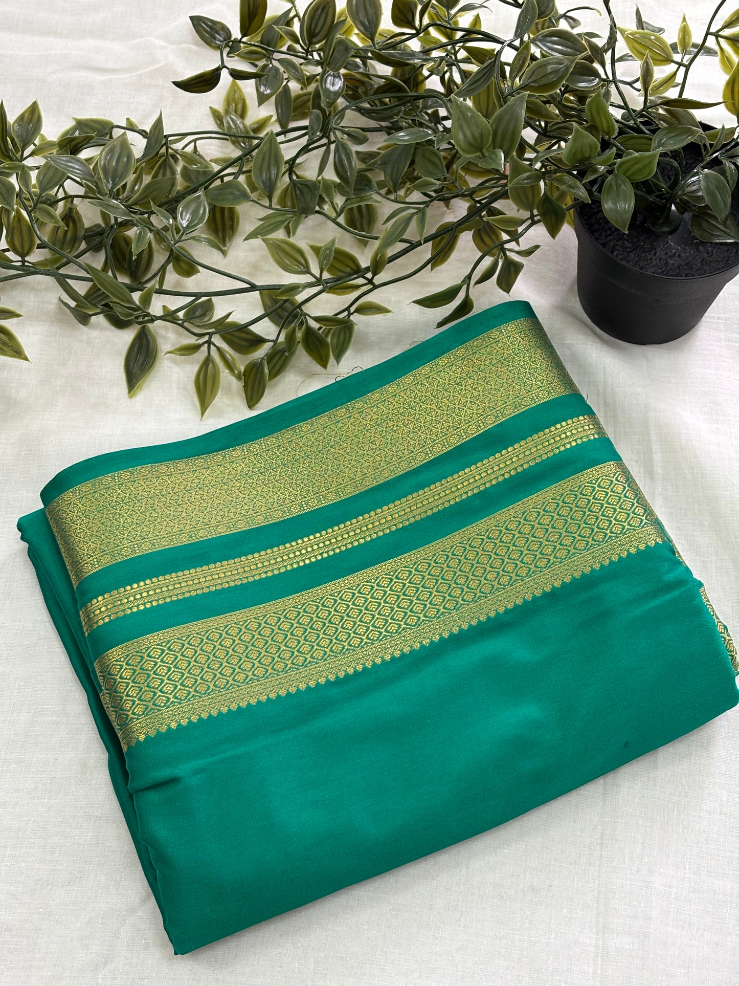 Semi Mysore Crepe Saree (self)