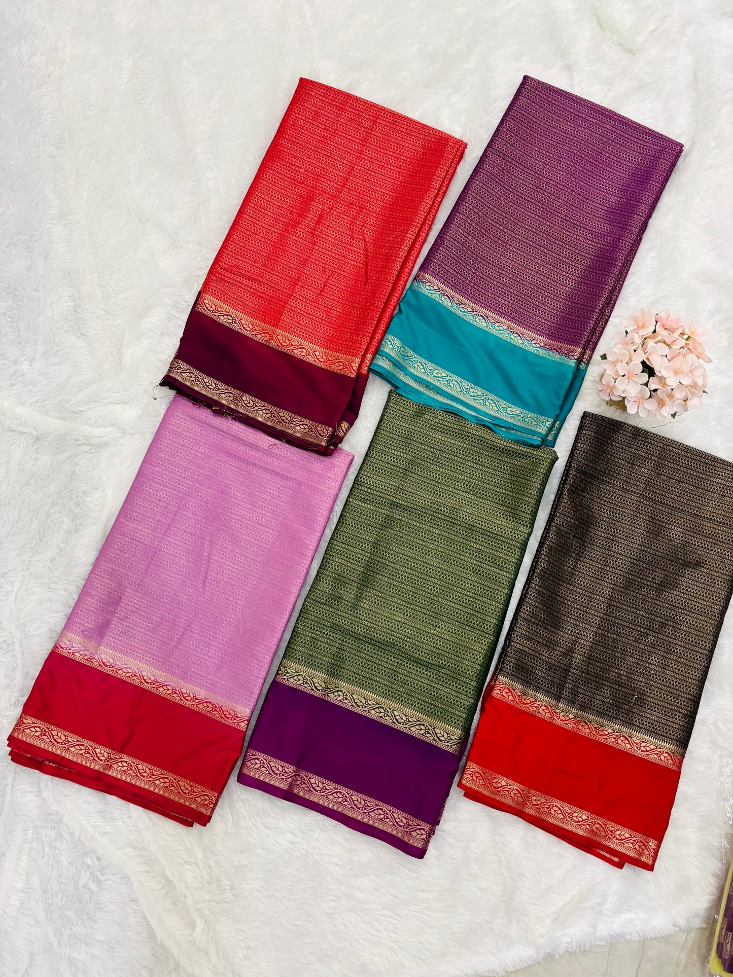 HORIZONTAL RICH BROCADE SAREE WITH CONTRAST BORDER