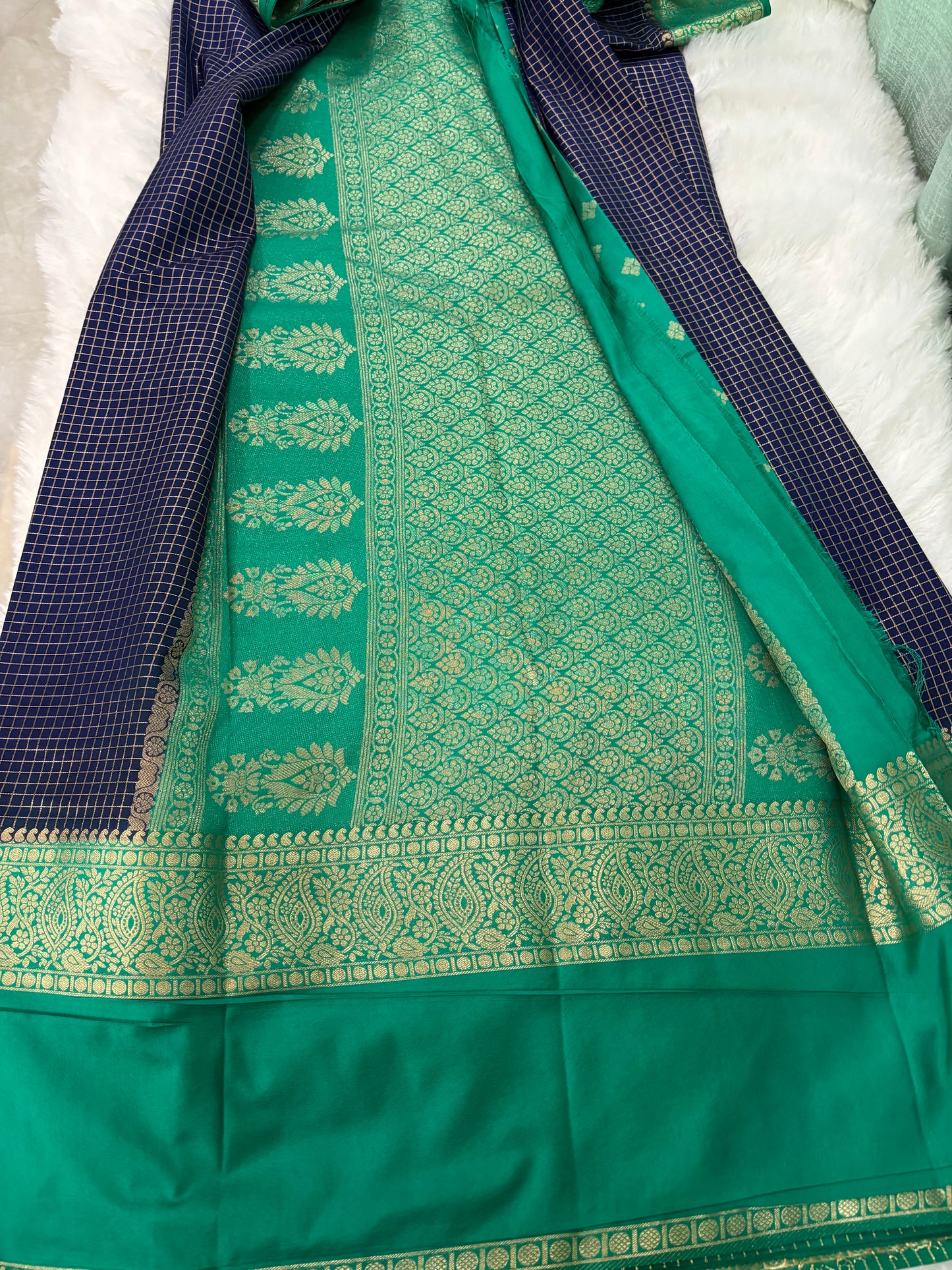 CHEX SEMI MYSORE CREPE SAREE IN CONTRAST (PREMIUM)