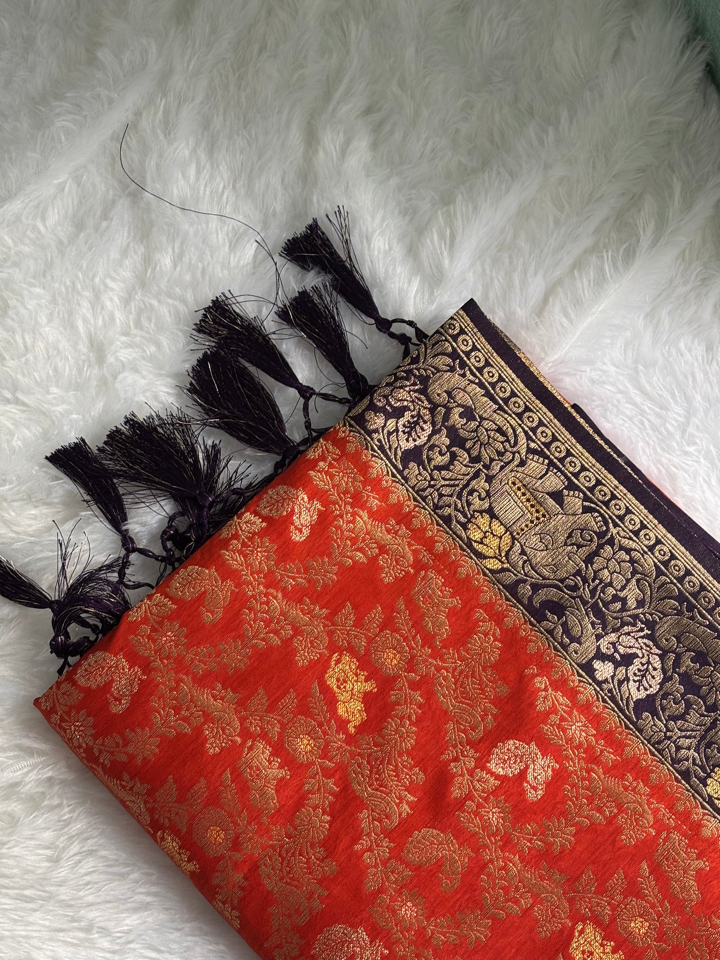 DOLA JAAL PATTERN SAREE WITH TASSELS
