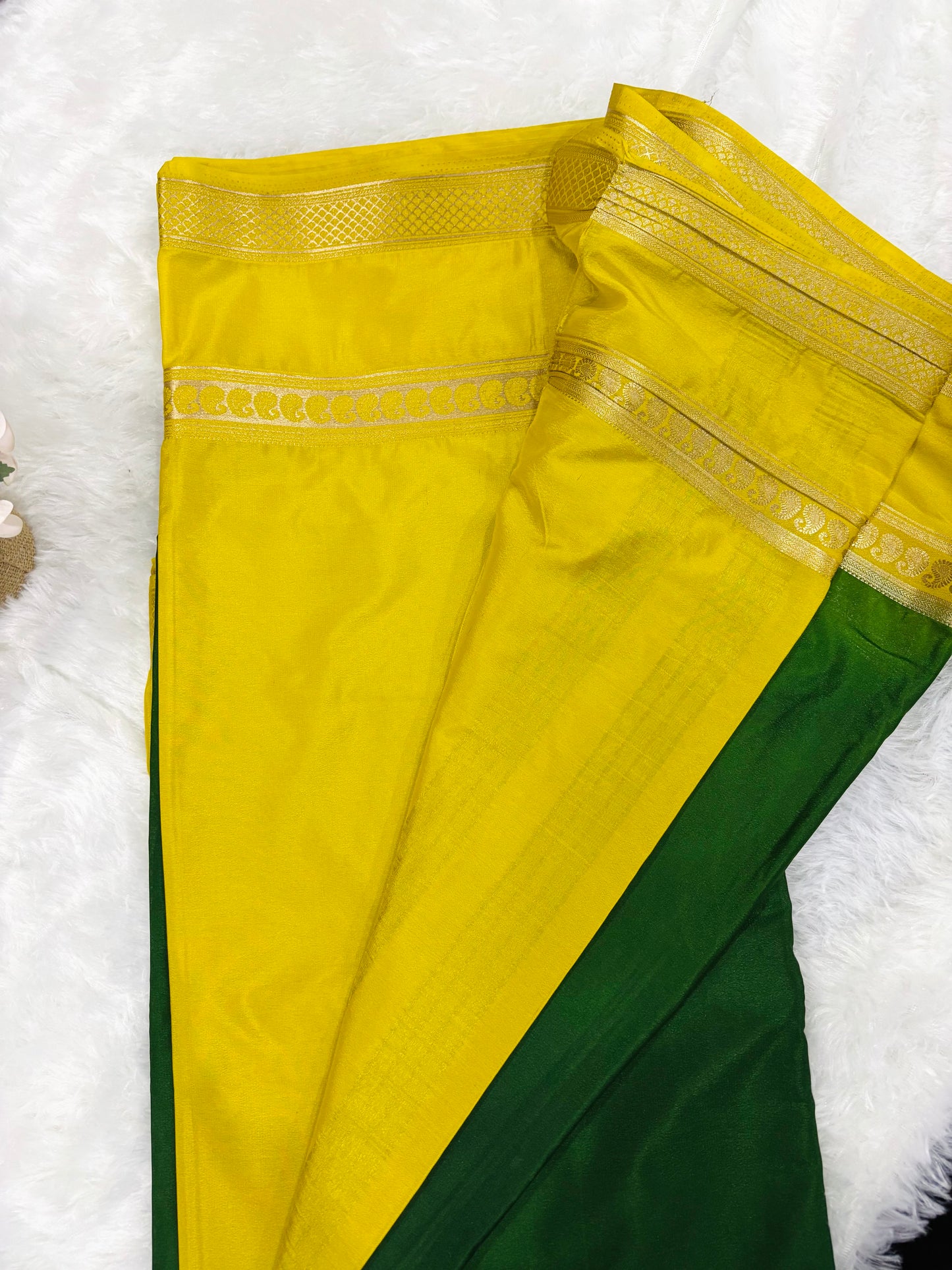 SEMI MYSORE CREPE SAREE IN CONTRAST