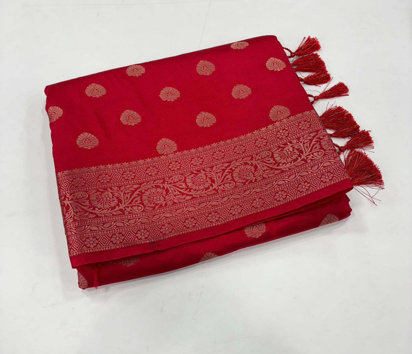 DOLA BUTTA SAREES WITH RICH PALLU